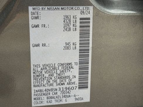 Used 2025 Nissan Altima 2.5 SV FWD image 29