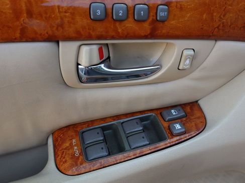 Used 2004 Lexus LS 430 image 28