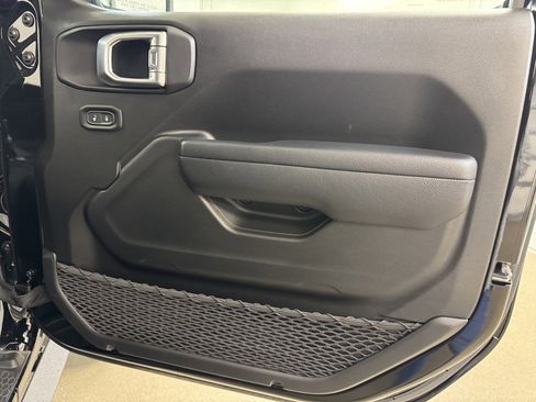 Used 2024 Jeep Gladiator Sport image 26