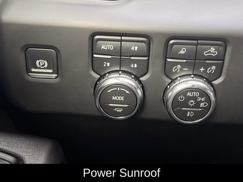 Used 2025 GMC Sierra 2500 AT4 w/ AT4 Premium Plus Package image 25