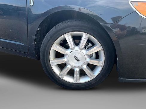 Used 2010 Lincoln MKZ image 2