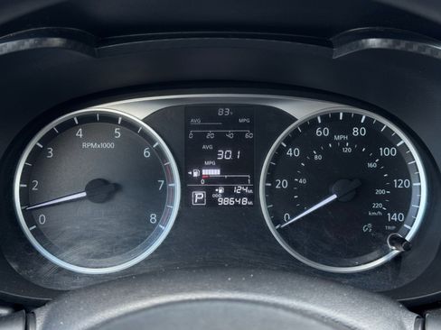 Used 2020 Nissan Versa S FWD image 18