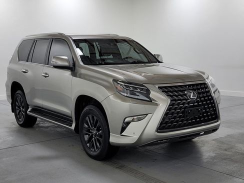 Used 2023 Lexus GX 460 Premium w/ Premium Package image 2