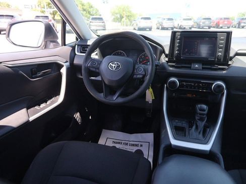 Used 2021 Toyota RAV4 LE FWD image 20