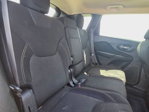 Used 2015 Jeep Cherokee Latitude image 15