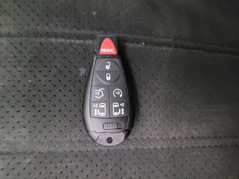 Used 2019 Dodge Grand Caravan SXT image 32