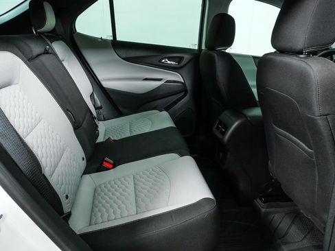 Used 2018 Chevrolet Equinox LS FWD image 19