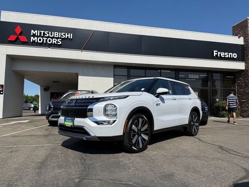 New 2026 Mitsubishi Outlander SE AWD/4WD image 2