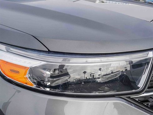 Used 2021 Ford Explorer XLT image 10