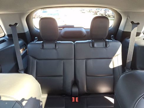 Used 2023 Ford Explorer XLT w/ Equipment Group 202A image 12