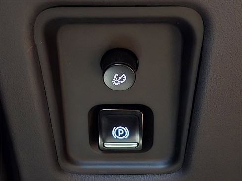 Certified 2025 Chevrolet Corvette Stingray Coupe w/ 1LT image 33