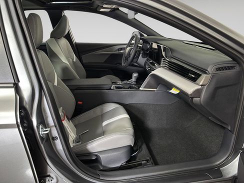 New 2026 Toyota Camry SE image 9