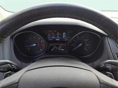 Used 2015 Ford Focus SE w/ SE Sport Package image 13