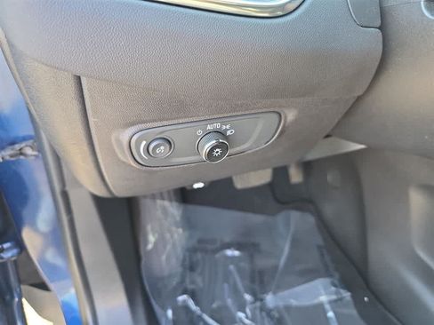 Used 2023 Chevrolet Equinox LT AWD/4WD image 22