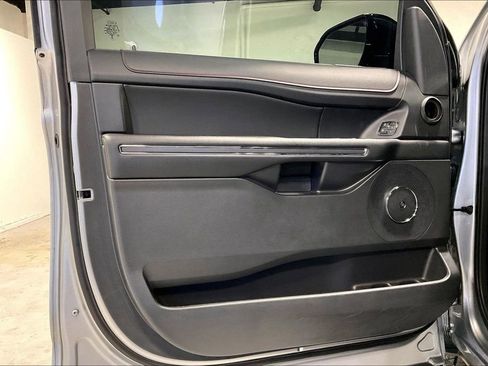 Used 2024 Ford Expedition Limited image 21