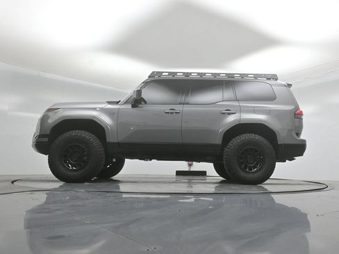 Used 2025 Lexus GX 550 AWD/4WD image 6