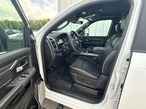 Used 2026 RAM 3500 Laramie AWD/4WD image 28