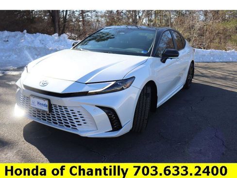 Used 2025 Toyota Camry XSE image 3