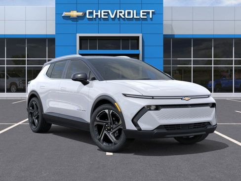 New 2026 Chevrolet Equinox EV LT image 8