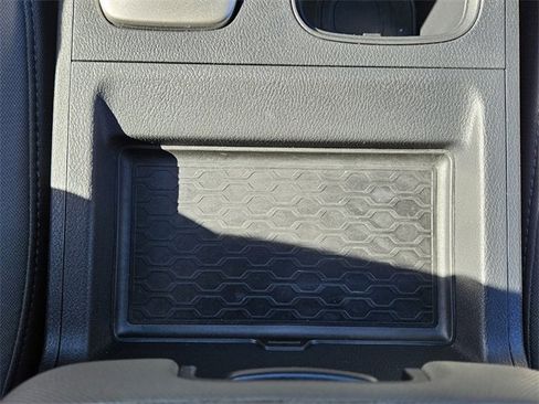 Used 2022 Nissan Frontier SV image 18