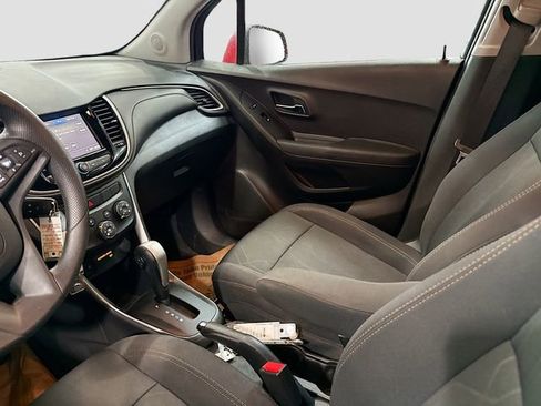 Used 2018 Chevrolet Trax LT image 22