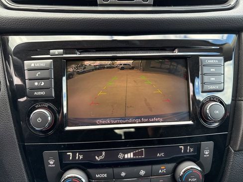 Used 2018 Nissan Rogue SV AWD/4WD image 8