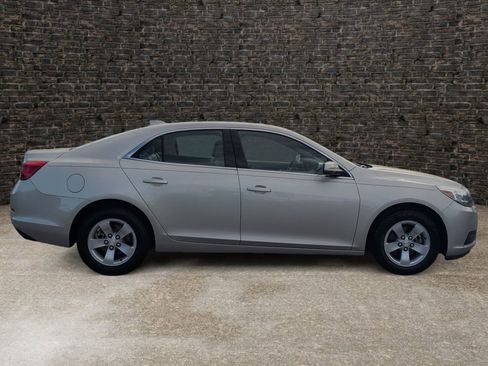 Used 2015 Chevrolet Malibu LT image 3