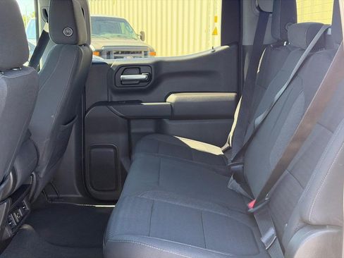 Used 2022 Chevrolet Silverado 1500 LT AWD/4WD image 10