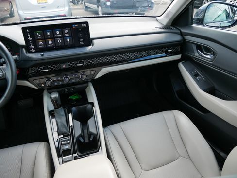 Used 2023 Honda Accord EX-L image 11