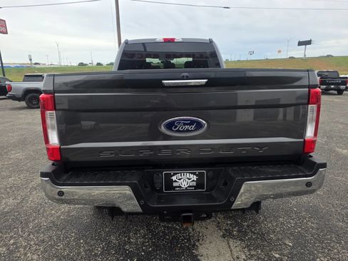 Used 2019 Ford F250 XLT w/ XLT Premium Package AWD/4WD image 6