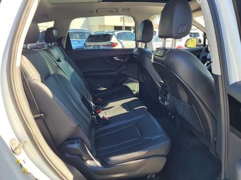 Used 2019 Audi Q7 3.0T Prestige image 16