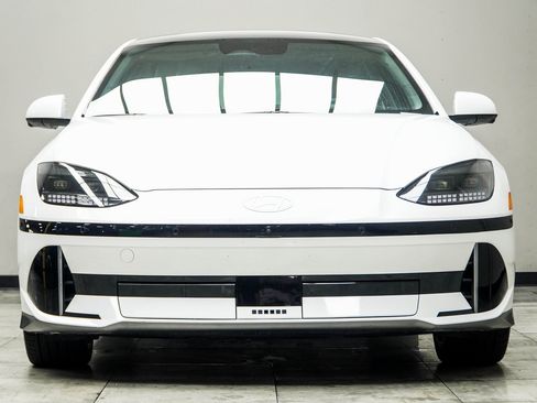 Used 2024 Hyundai Ioniq 6 Limited image 7