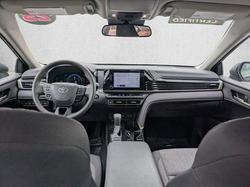 Used 2025 Toyota Camry LE image 22
