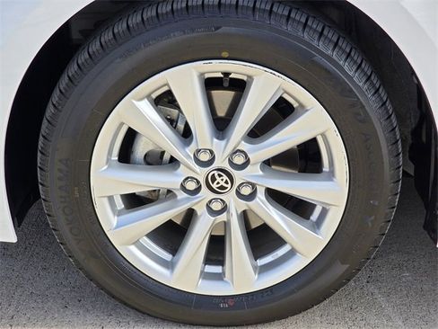 Used 2025 Toyota Corolla XLE image 9