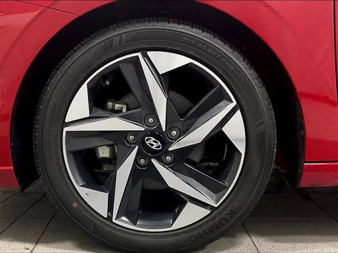 Used 2022 Hyundai Elantra Limited image 7