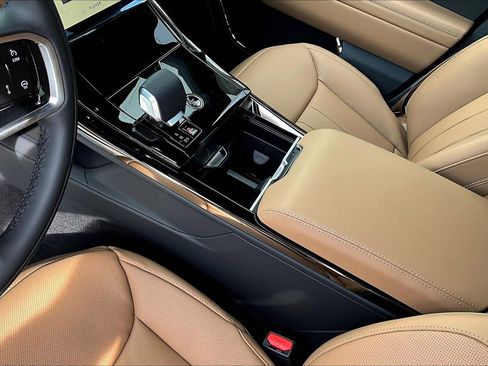 New 2026 Land Rover Range Rover Sport SE AWD/4WD image 8