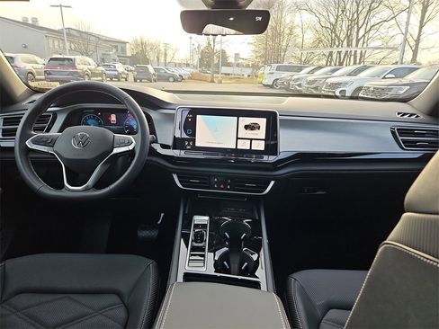 New 2026 Volkswagen Atlas Cross Sport SE image 5