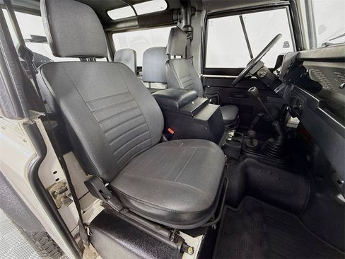 Used 1994 Land Rover Defender 90 image 23