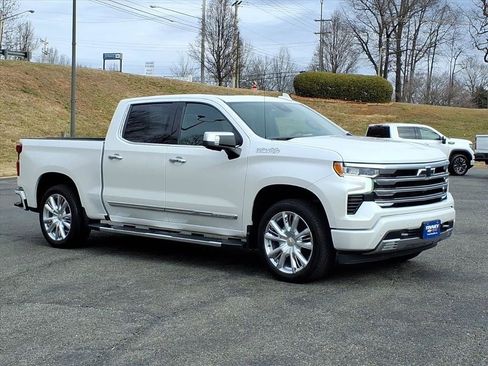 Used 2023 Chevrolet Silverado 1500 High Country w/ High Country Premium Package image 2