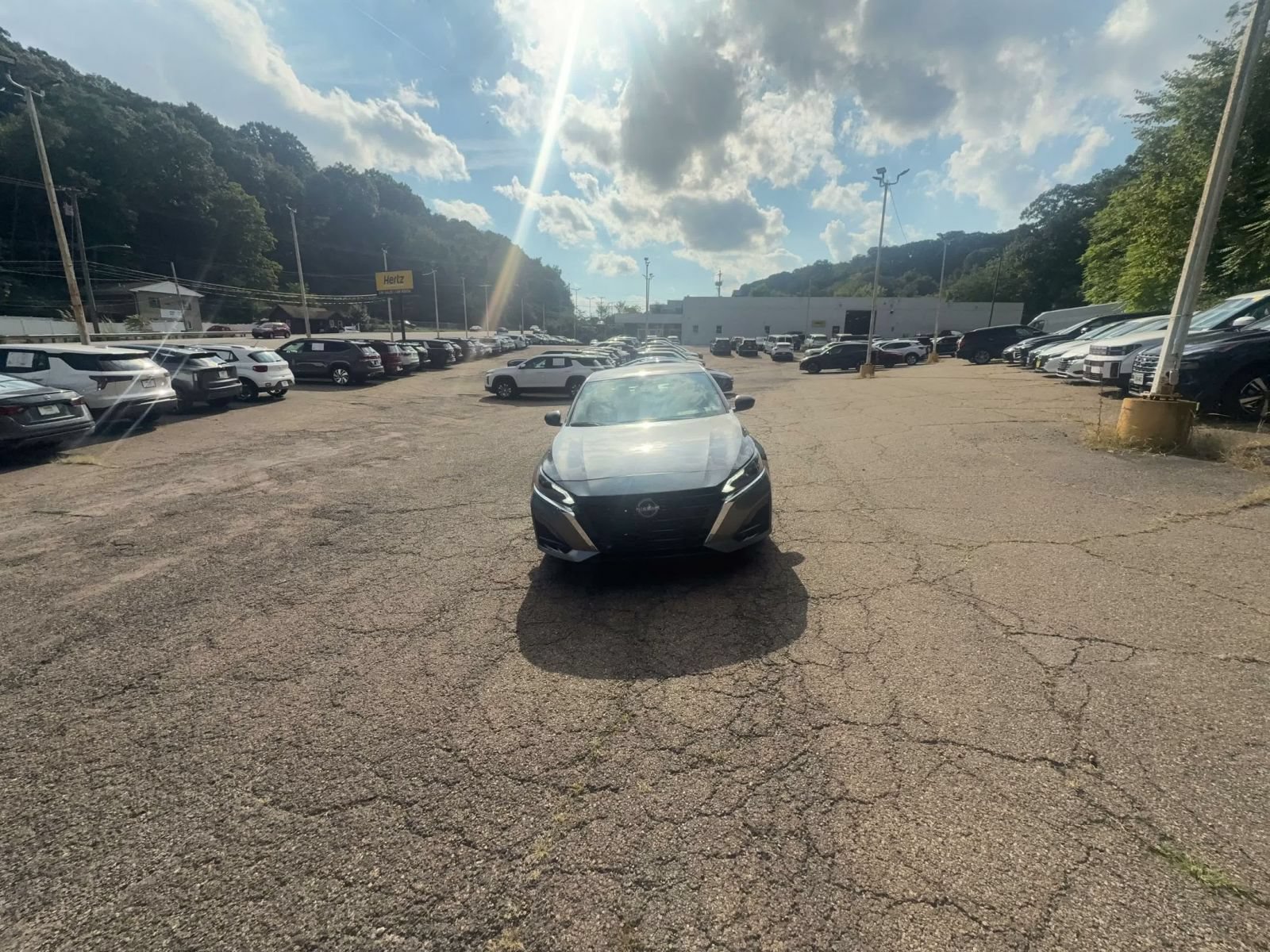 Used 2026 Nissan Altima 2.5 SV FWD image 3