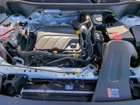 Used 2025 Chevrolet Trax LT w/ Driver Confidence Package image 31