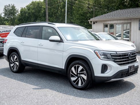 Used 2024 Volkswagen Atlas SE image 3