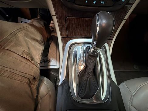 Used 2013 Buick Regal Premium image 18