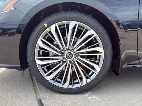 New 2025 Nissan Altima 2.5 SL image 3