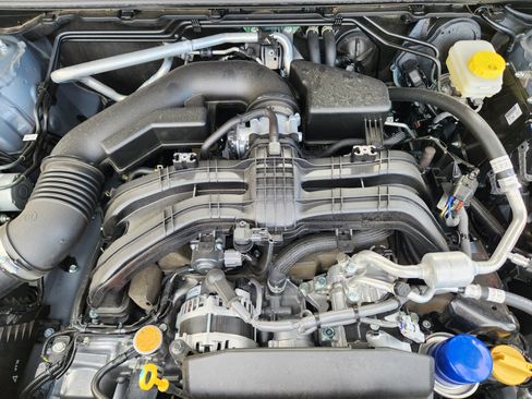 Used 2025 Subaru Crosstrek 2.0i Premium image 19