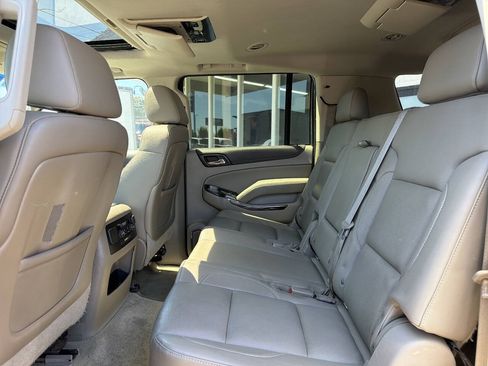 Used 2015 GMC Yukon XL SLT w/ Open Road Package AWD/4WD image 30