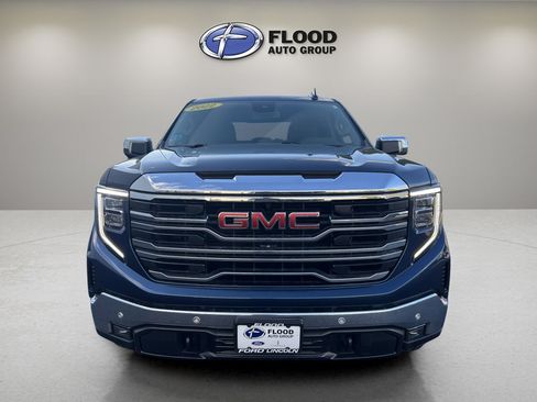 Used 2022 GMC Sierra 1500 SLT w/ SLT Premium Plus Package image 2