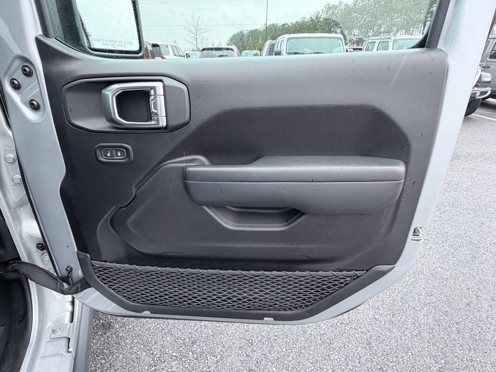 Used 2023 Jeep Gladiator Sport AWD/4WD image 26