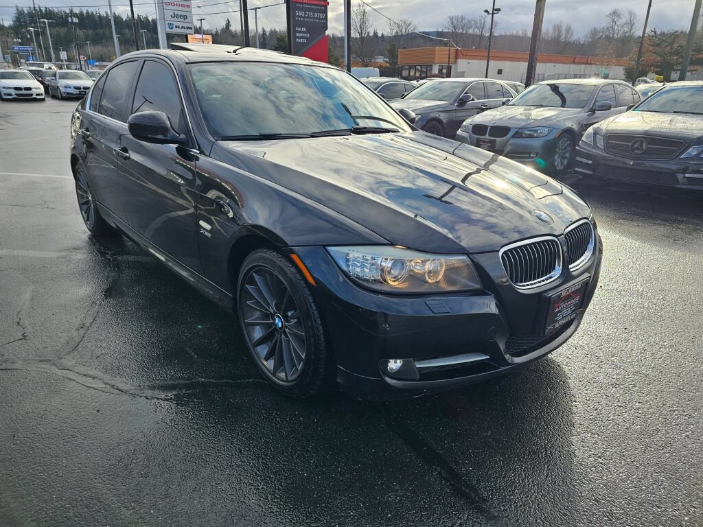 Used 2011 BMW 335i xDrive Sedan AWD/4WD image 7