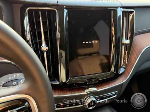 Used 2024 Volvo XC60 T8 Ultimate AWD/4WD image 10